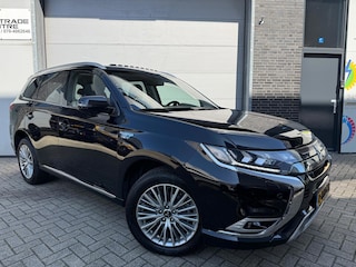 Mitsubishi Outlander 2.4 PHEV Intense+ [Open dak|Trekhaak|Stuur/Stoel VW|Carplay|Dealer OH]