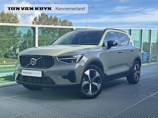 Volvo XC40 2.0 B4 Plus Dark / Trekhaak / Elek. verstelbare stoelen / Voorstoelen + stuur verwarmd / Harman Kardon / Camera Achter / Keyless / Verwarmd voorruit /