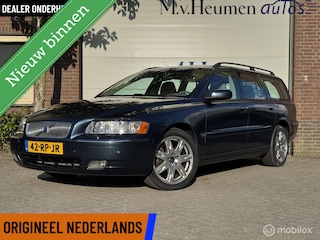 Volvo V70 2.5T 209PK Summum BTW'er CarPlay Trekhaak Leder ORG. NED. Dealer OND.
