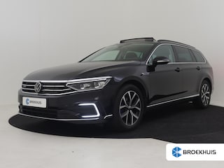 Volkswagen Passat Variant GTE Business 218pk | Trekhaak | Matrix koplampen | Park assist | Panorama dak  | Cameraa achter | Navigatie | App connect | Adaptief cruise control | 18"LMV