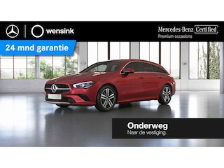 Mercedes-Benz CLA Shooting Brake 250 e Business Solution Luxury Limited | Trekhaak | Achteruitrijcamera | Stoelverwarming | Dodehoekassist | Sfeerverlichting | Donkere hemelbekleding |