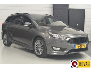 Ford Focus Wagon 1.0 EcoBoost ST-Line // 122.000 km // 141 PK // TREKHAAK // NAVI // STOELVERWARMING // PDC //