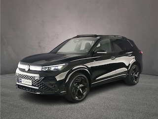 Volkswagen Tiguan R-Line Edition 1.5 TSI eHybrid 272pk DSG Automaat Black Style, Trekhaak, Panoramadak, Adaptive cruise control, Achteruitrijcamera, Elektrische achterklep