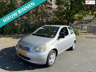 Toyota Yaris 1.0-16V VVT-i Sol LEUKE AUTO RIJDT EN SCHAKELT GOED