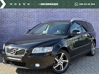 Volvo V50 2.0 Limited Edition | Xenon | Leder | Stoelverwarming | Parkeersensoren | getinte ruiten | Bluetooth | Dagrij verlichting | Dak rails |