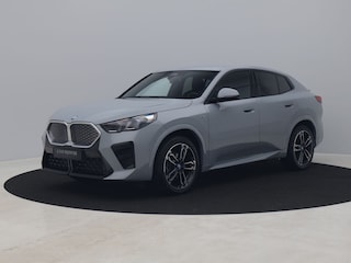 BMW iX2 eDrive20 67 kWh M-Sport | LED | CAMERA | STOELVERWARMING