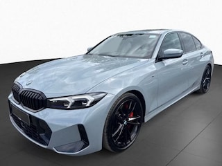 BMW 330iA M-SPORT Pro ** LED, LC Prof, SCHUIF/KANTEL, ACC, 19-inch LMV, HuD, H&K Sound ** € 22.500,= onder NP - 1e EIG - UNFALLFREI ** ** INFORMEER OOK NAAR ONZE AANTREKKELIJKE FINANCIAL-LEASE TARIEVEN **