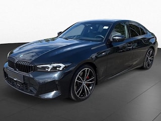 BMW 330iA M-SPORT Pro ** LED, LC Prof, SCHUIF/KANTEL, ACC, 19-inch LMV, HuD, H&K Sound ** € 22.300,= onder NP - 1e EIG - UNFALLFREI ** ** INFORMEER OOK NAAR ONZE AANTREKKELIJKE FINANCIAL-LEASE TARIEVEN **