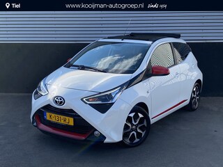 Toyota Aygo 1.0 VVT-i x-joy cabrio Sportieve auto met rode accenten en een Cabriodak! Airconditioning, achteruitrij camera, Apple Carplay/Android Auto, start/stop systeem