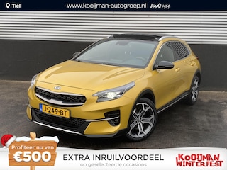 Kia XCeed 1.0 T-GDi DynamicPlusLine Nieuw geleverd en onderhouden incl: Schuif-/kanteldak, stoel- & stuurverwarming, achteruitrij camera, keyless, navigatie, Apple CarPlay/Android Auto, cruise control,