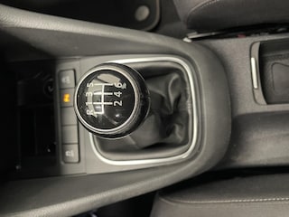 Volkswagen Golf 1.2 TSI Highline BlueMotion parkeersensoren voor en achter Navi Cruise Control Snelheidsbegrenzer Bluetooth