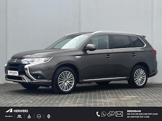 Mitsubishi Outlander 2.4 PHEV Intense / Trekhaak 1500 KG / Dodehoekdetectie / Adaptieve cruise control / Navigatie via Apple carplay of Android auto /