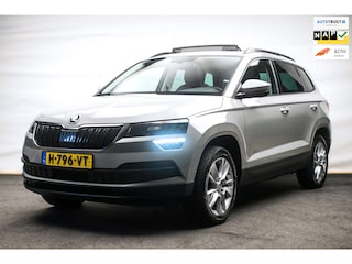 Skoda Karoq 1.0 TSI Ambition Sport [ Panoramadak El Trekhaak Camera Sportinterieur Stoelverwarming Carplay ]