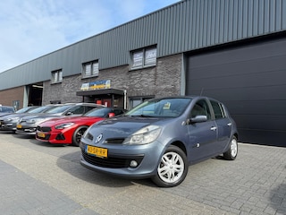 Renault Clio 1.4-16V Dynamique Luxe | INRUIL KOOPJE | XENON | RADIO-CD | LMV | ELECRAMEN | TREKHAAK |