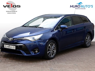 Toyota Avensis Touring Sports 1.8 VVT-i Dynamic | Stoelverwarming | Navigatie | Camera