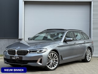 BMW 5-serie Touring 530d Luxury Line Plus | Bowers & Wilkins | Head UP | Panoramadak