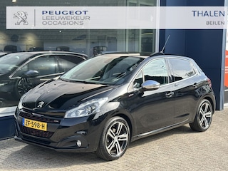 Peugeot 208 1.2 Turbo 110 PK GT-line | Navigatie | 17 inch Lichtmetalen Velgen | Trekhaak 1150 KG | Climate Control | Sensoren | Cruise Control | Mistlampen | LED Verlichting | Half Lederen Sportstoelen |