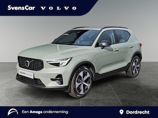 Volvo XC40 2.0 B4 Plus Dark | Trekhaak | Verwarmbare voorruit | Keyless Entry | Stoelverwarming |
