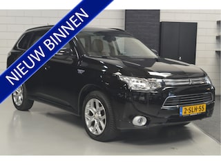 Mitsubishi Outlander 2.0 PHEV Instyle // LEDER // SCHUIFDAK // TREKHAAK // CAMERA // CLIMA //