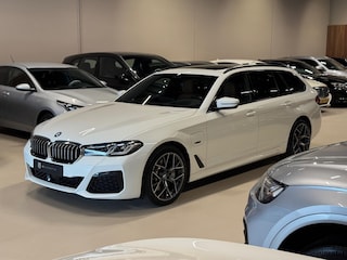 BMW 5-serie Touring 530e 292PK M Pakket, Laser Led, Pano, Leder, Camera, ACC, Ambiënte Light, Hud, PDC, Dealer Onderhoud