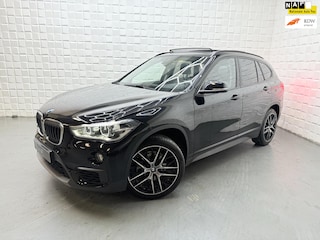 BMW X1 SDrive18i High Executive AUTOMAAT PDC PANO LEER