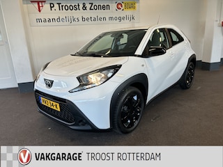 Toyota Aygo 1.0 VVT-i MT Play | Achteruitrijcamera | Cruise control | Lane assist | Climate control | Apple carplay | Stoelverwarming