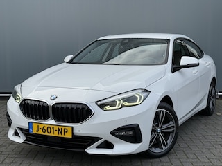 BMW 2-serie BJR 2020 218i 141 PK Executive AUTOMAAT LEDEREN INTERIEUR / AUTOMAAT / NAVI / CLIMA L/R / LM VELGEN