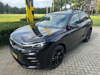 Volkswagen Tiguan 1.5 eHybrid R-Line Edition 272pk Pano / Trekhaak / Black Style / Harman Kardon