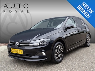 Volkswagen Polo 1.0 Tsi comfortline AUTOMAAT | VIRTUAL DISPLAY | STOELVERWARMING | NAVIGATIE | APPLE CARPLAY | KEYLESS ENTRY/GO | PARKEERSENSOREN VOOR EN ACHTER | CRUISE CONTROL |
