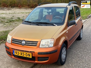 Fiat Panda 1.2 Dynamic Audio-CD/MP3 Electric pakket Bluetooth Dakrails ABS Dealeronderhoud 60037 km's! inclusief NAP! Nieuwe Apk!