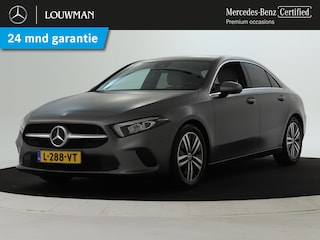 Mercedes-Benz A-klasse 200 Business Solution Luxury | Achteruitrijcamera | Leder | Sfeerverlichting | Apple Carplay | Inclusief 24 maanden MB Certified garantie voor Europa.