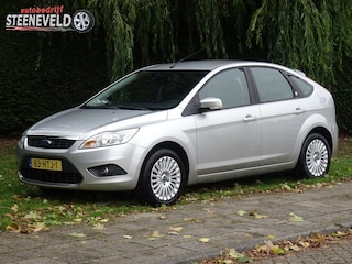 Ford Focus 1.6 Ghia met Navi en Aicro