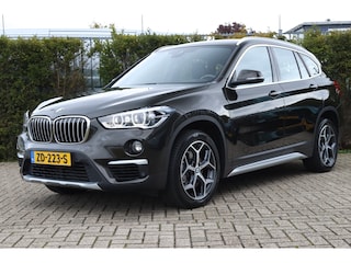 BMW X1 sDrive20i High Executive Edition Acc|Stoelverwarming|Electrice Klep|Trekhaak|lane assist|lerenbekleding|Elektrische stoelen