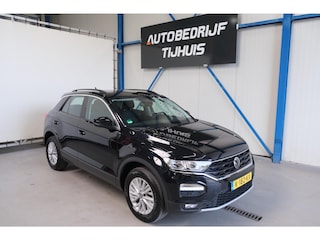 Volkswagen T-Roc 1.5 TSI Style Automaat - N.A.P. Airco, Cruise, Navi, PDC, Trekhaak.