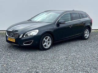 Volvo V60 1.6 T4F Automaat - 16''Lichtmetaal - Stoelverwarming - Auto is door onderhouden