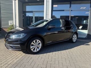 Volkswagen Golf 1.0 TSI Automaat Carplay Stoelverw. Camera, PDC, Trekhaak