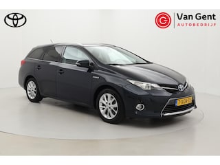 Toyota Auris Touring Sports 1.8 Hybrid Lease+ | Panoramadak | Navigatie | Keyless | Stoelverwarming | Cruise Control | Clima | Parkeersensoren voor/achter | Camera | 16 inch | Bi-xenon | Bluetooth