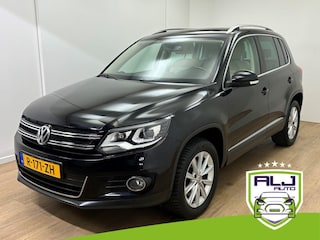 Volkswagen Tiguan Occasion 2.0 TSI Sport&Style 4Motion | Tweedehands Volkswagen Tiguan | Zwart | Stoelverwarming | Panoramadak