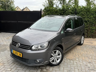 Volkswagen Touran 1.4 TSI Highline 7p. Nieuwstaat!!, Stoelverw, Achteruitrij-Cam