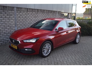 Seat Leon 1.5 eTSI FR Launch Edition Half Leder Sportst Stoel/Stuur Verw Navi Camera Clima Apple Carplay Adaptieve Cruise ENZ.