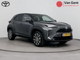 Toyota Yaris Cross 1.5 Hybrid First Edition | Panoramadak | Trekhaak | Parkeersensoren | Dodehoek | Navigatie | Keyless | Adaptive Cruise | Clima | Full LED | Apple Carplay / Android Auto | 17 inch | Camera
