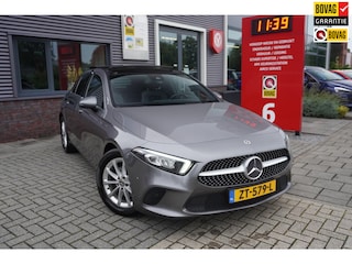 Mercedes-Benz A-klasse 200 Business Solution AMG Upgrade / Trekhaak / Pano / Cruise / Stoelverwarming /