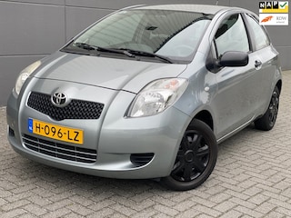 Toyota Yaris 1.0 VVTi +/3drs/ 1e EIG/ dealeronderhouden/ 1jaar apk/ airco/ EL-ramen/ zeer nette auto.
