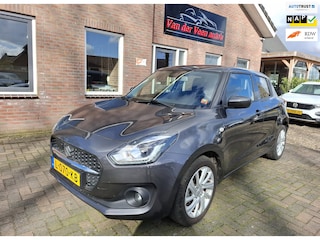 Suzuki Swift 1.2 Select Smart Hybrid. Navi, camera, carplay, adap.cruise, stoelverwarming, etc,etc. Prijs rijklaar incl garantie.