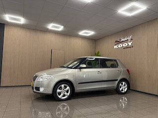 Skoda Fabia 1.4-16V Sport * APK 09-2026 / Airco / LM Velgen / Trekhaak *
