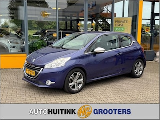 Peugeot 208 1.6 VTI 120 pk  Allure - slechts 53.000 km !! - Navi - parkeer sensoren