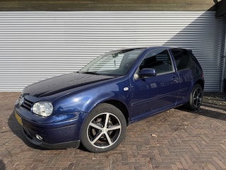 Volkswagen Golf 1.6-16V Highline