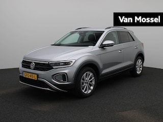 Volkswagen T-Roc 1.0 TSI Life Edition | 115 PK | 17 inch velgen | Parkeersensoren | Navigatie | Stoelverwarming | Keyless entry/start |