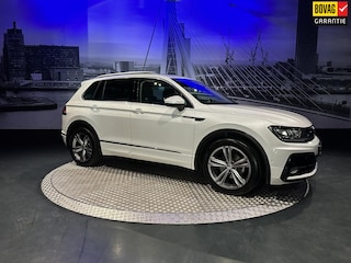 Volkswagen Tiguan 1.5 TSI ACT Highline Business R-Line *TopComfortStoelen*Pano*Virtual*Keyless*Trekhaak*