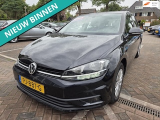 Volkswagen Golf 1.0 TSI Trendline DEZE AUTO IS GEHEEL INST EN TOP ONDER HOUDEN